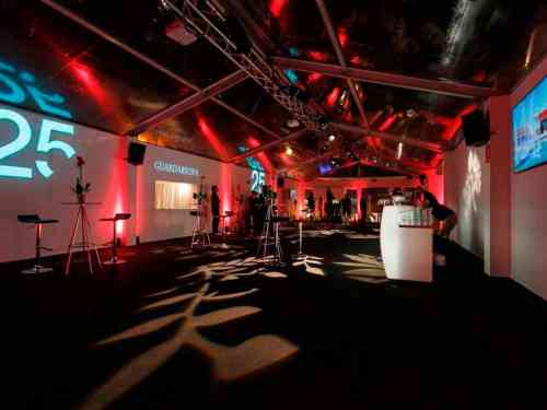 Carpa con iluminación LED