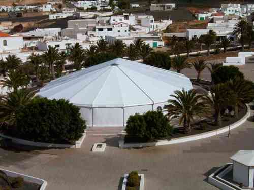 AMPLIAS CARPAS SEMICIRCULARES