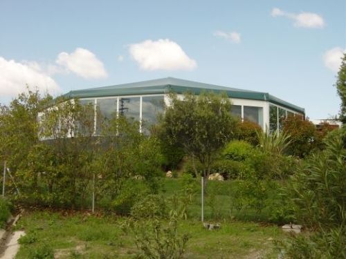 CARPA INTEGRADA EN JARDIN
