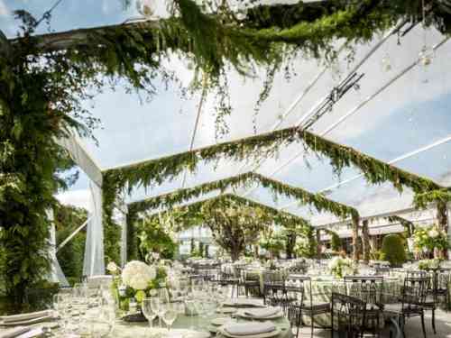 CARPA CON DECORACIÓN FLORAL EN BODA