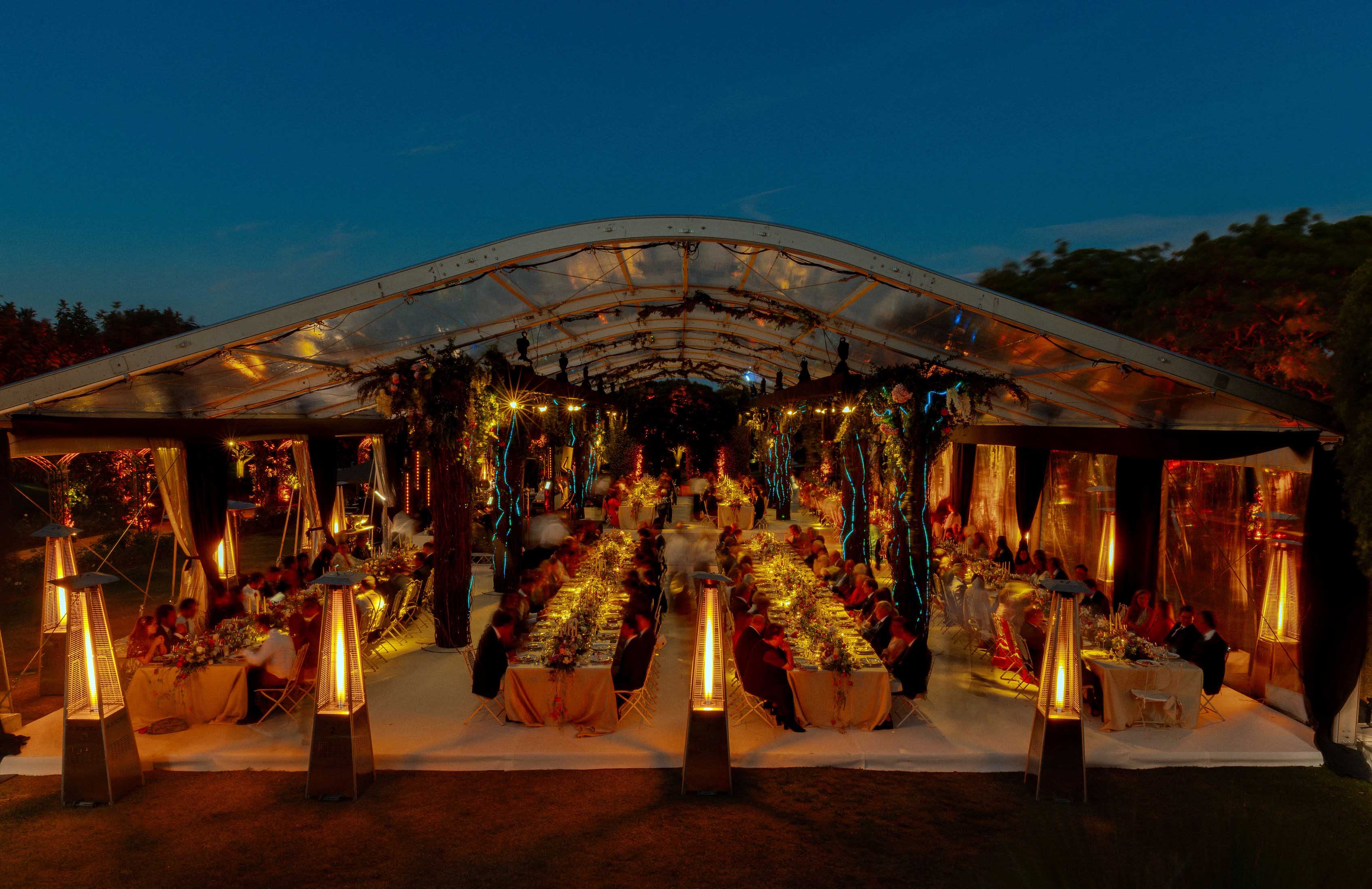 Evento de éxito bajo la carpa arcadia de carpa 10